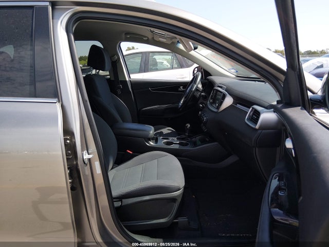 45969912 :رقم المزاد ، 5XYPG4A38HG236508 vin ، 2017 Kia Sorento 2.4l Lx مزاد بيع