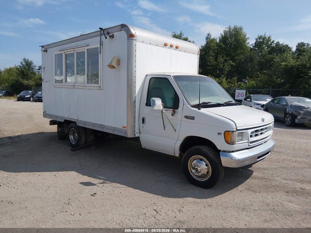 2000 Ford E-350 Cutaway Standard მანქანა იყიდება აუქციონზე, vin: 1FDWE35L5YHC02535, აუქციონის ნომერი: 45969916