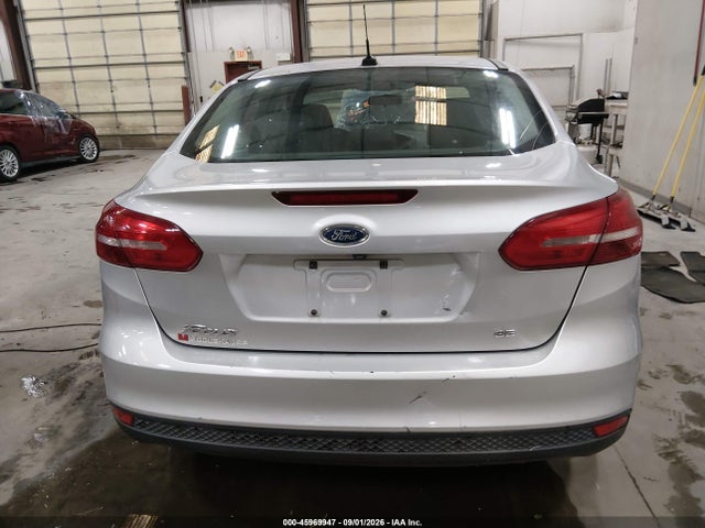 1FADP3F27JL327962 Ford FOCUS SE