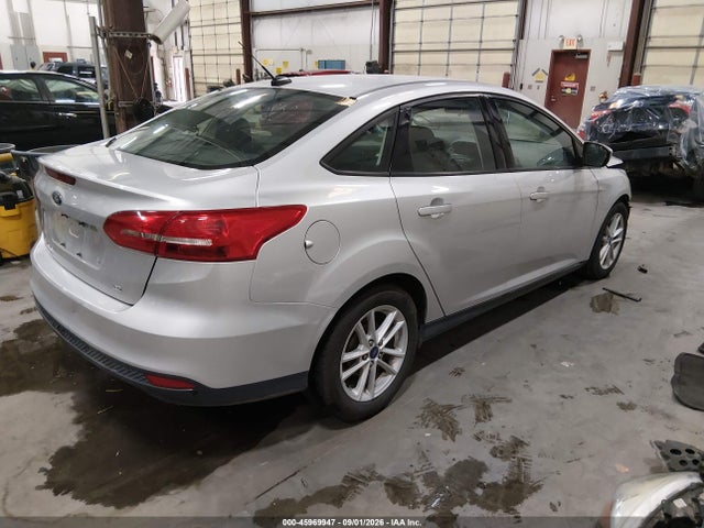 1FADP3F27JL327962 Ford FOCUS SE