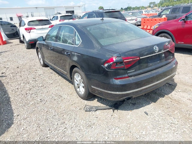 45969986 :رقم المزاد ، 1VWAT7A3XHC067855 vin ، 2017 Volkswagen Passat 1.8t S مزاد بيع
