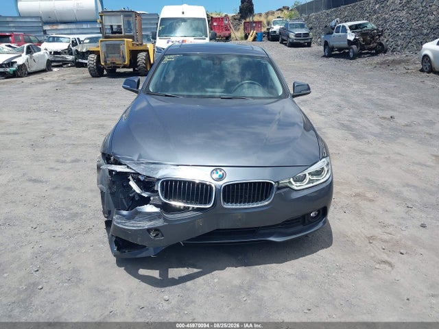 BMW 320i 2018 WBA8E1G54JNU90410 Image 12