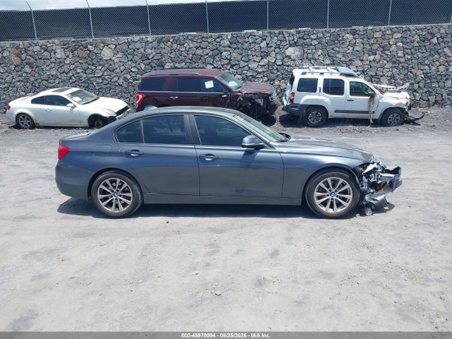 BMW 320i 2018 WBA8E1G54JNU90410 Image 13