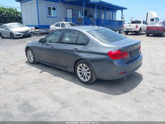 BMW 320i 2018 WBA8E1G54JNU90410 Image 3
