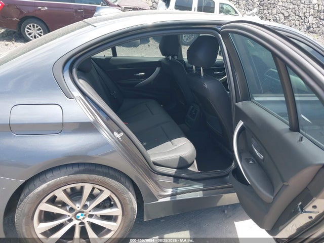 BMW 320i 2018 WBA8E1G54JNU90410 Image 8