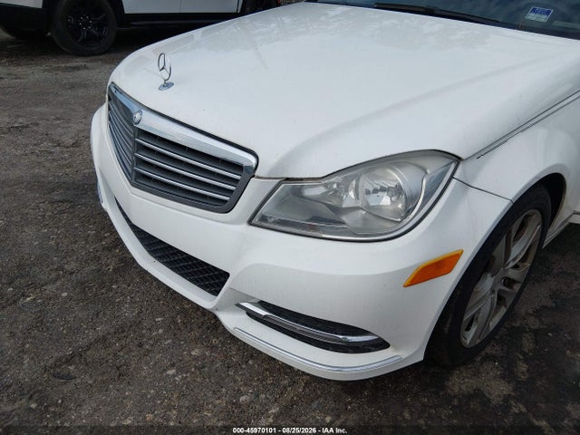 2014 Mercedes-benz C 250 Luxury მანქანა იყიდება აუქციონზე, vin: WDDGF4HB6EG246856, აუქციონის ნომერი: 45970101