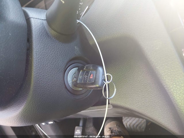 JN1BJ1CP6HW016588 Nissan Rogue Sport S