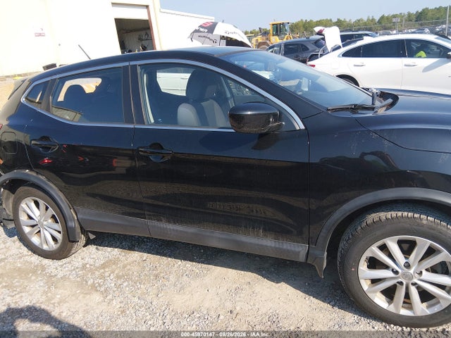 JN1BJ1CP6HW016588 Nissan Rogue Sport S