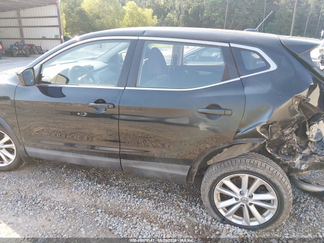 JN1BJ1CP6HW016588 Nissan Rogue Sport S