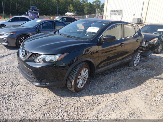 JN1BJ1CP6HW016588 Nissan Rogue Sport S