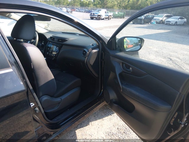 JN1BJ1CP6HW016588 Nissan Rogue Sport S