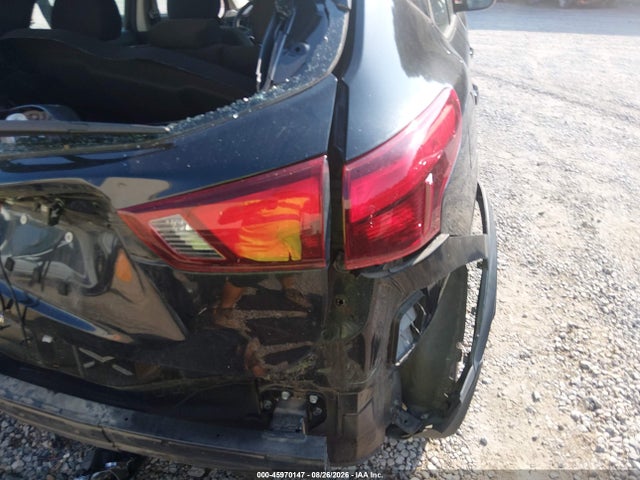 JN1BJ1CP6HW016588 Nissan Rogue Sport S