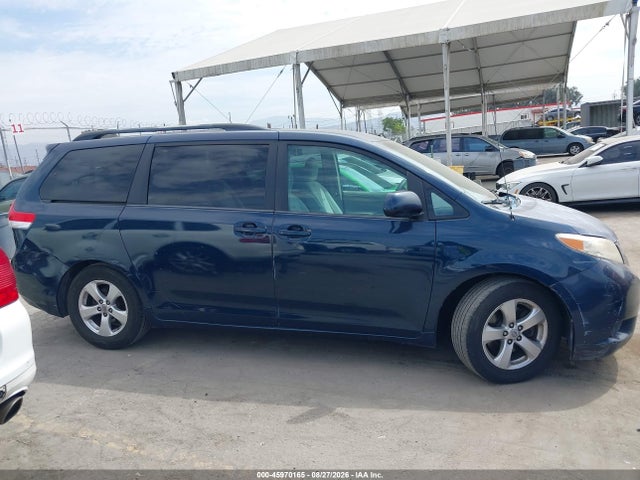 2012 Toyota Sienna Le V6 8 Passenger მანქანა იყიდება აუქციონზე, vin: 5TDKK3DC9CS260536, აუქციონის ნომერი: 45970165