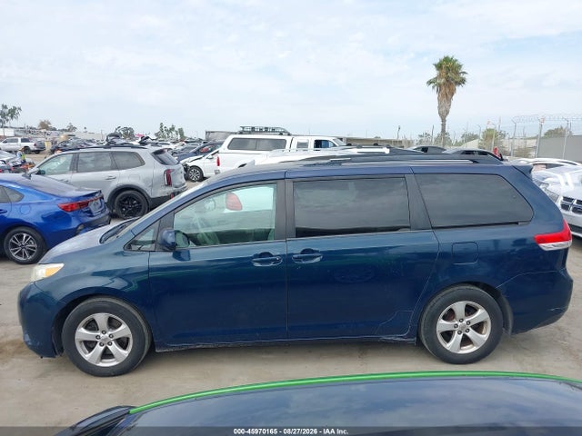 2012 Toyota Sienna Le V6 8 Passenger მანქანა იყიდება აუქციონზე, vin: 5TDKK3DC9CS260536, აუქციონის ნომერი: 45970165