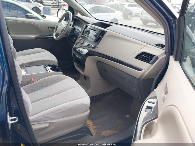 2012 Toyota Sienna Le V6 8 Passenger მანქანა იყიდება აუქციონზე, vin: 5TDKK3DC9CS260536, აუქციონის ნომერი: 45970165