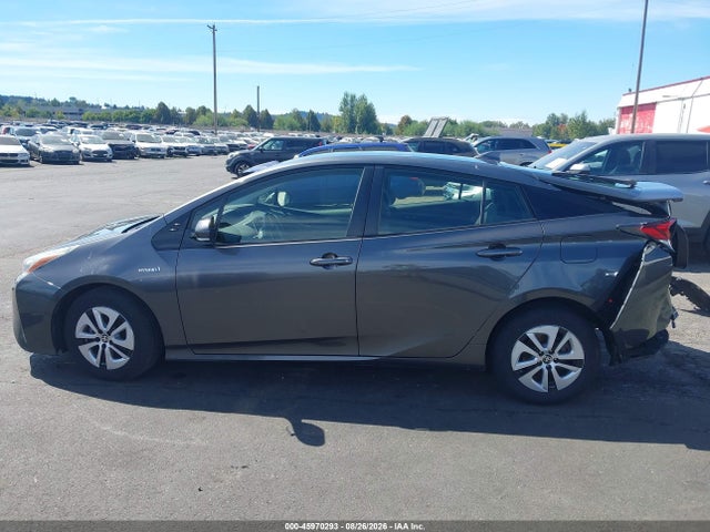 JTDKARFU5G3001917 Toyota Prius Three
