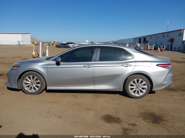 Toyota CAMRY LE 2018 4T1B11HK3JU046977 Image 14