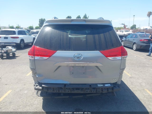 2014 Toyota Sienna Le V6 8 Passenger მანქანა იყიდება აუქციონზე, vin: 5TDKK3DC0ES497726, აუქციონის ნომერი: 45970441