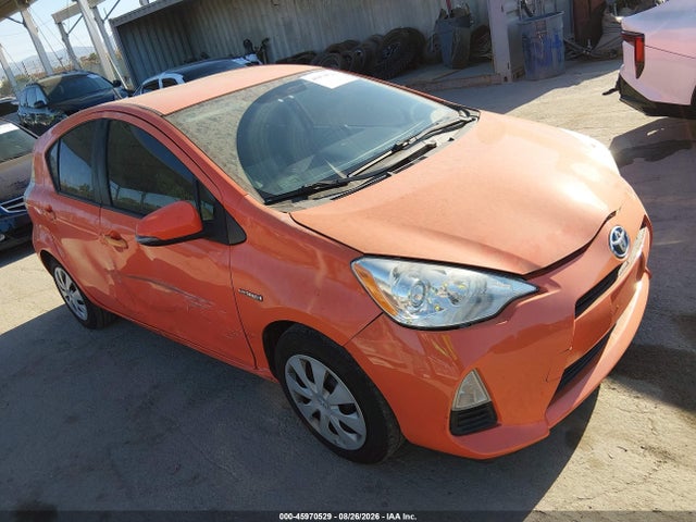 45970529 :رقم المزاد ، JTDKDTB30D1047048 vin ، 2013 Toyota Prius C Two مزاد بيع