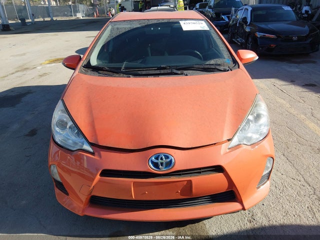 45970529 :رقم المزاد ، JTDKDTB30D1047048 vin ، 2013 Toyota Prius C Two مزاد بيع