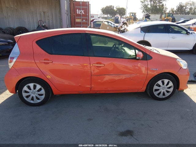 45970529 :رقم المزاد ، JTDKDTB30D1047048 vin ، 2013 Toyota Prius C Two مزاد بيع