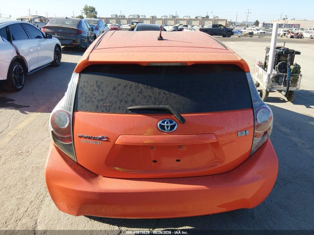 45970529 :رقم المزاد ، JTDKDTB30D1047048 vin ، 2013 Toyota Prius C Two مزاد بيع