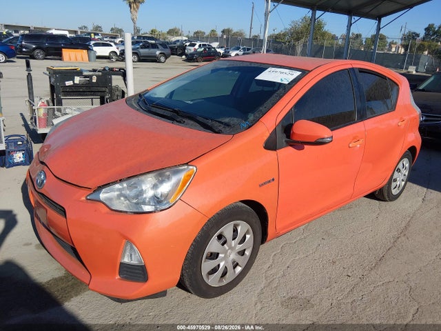 45970529 :رقم المزاد ، JTDKDTB30D1047048 vin ، 2013 Toyota Prius C Two مزاد بيع