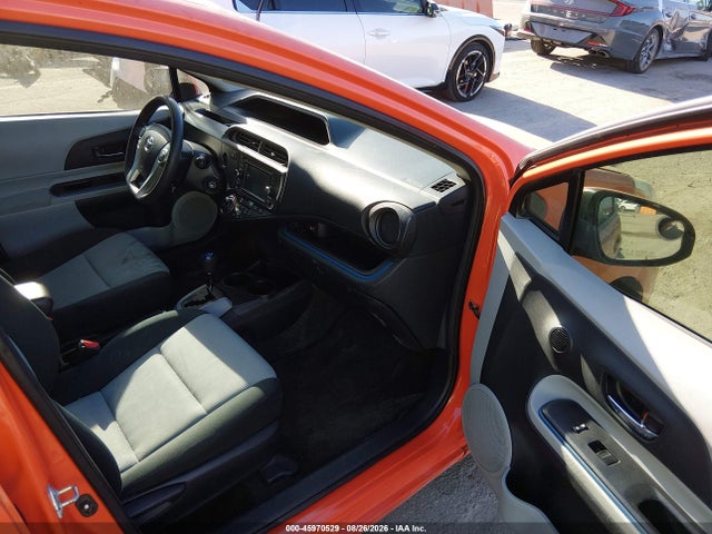 45970529 :رقم المزاد ، JTDKDTB30D1047048 vin ، 2013 Toyota Prius C Two مزاد بيع