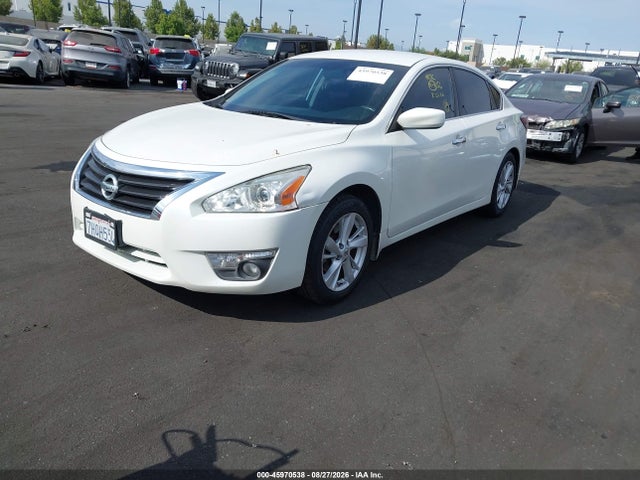 Nissan Altima 2.5 Sv 2015 1N4AL3APXFC211096 Image 2