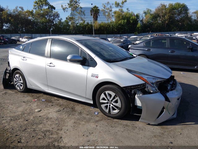 Toyota Prius Two 2017 JTDKBRFU3H3056915 Image 13