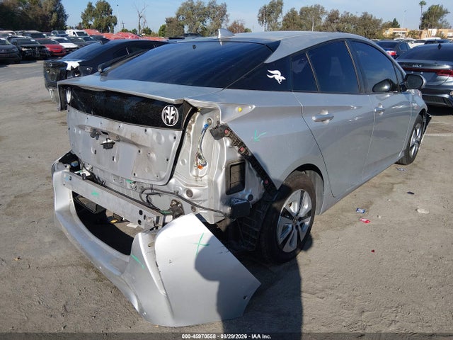 Toyota Prius Two 2017 JTDKBRFU3H3056915 Image 4
