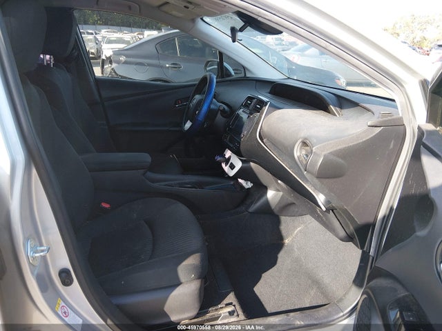 Toyota Prius Two 2017 JTDKBRFU3H3056915 Image 5