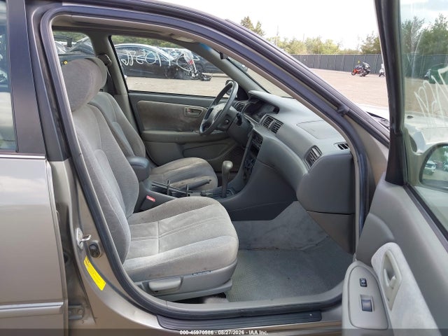 1998 Toyota Camry Le მანქანა იყიდება აუქციონზე, vin: 4T1BG28K7WU365133, აუქციონის ნომერი: 45970586