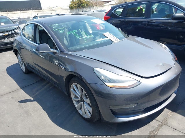 Tesla Model 3 Long Range/mid Range 2018 5YJ3E1EA5JF163087 головне зображення