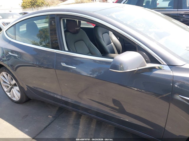 Tesla Model 3 Long Range/mid Range 2018 5YJ3E1EA5JF163087 Image 14