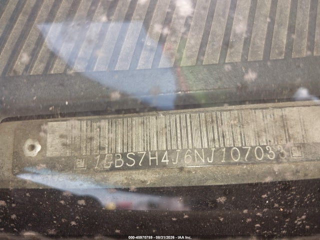 45970759 :رقم المزاد ، 1GBS7H4J6NJ107033 vin ، 1992 Chevrolet Kodiak C7h064 مزاد بيع