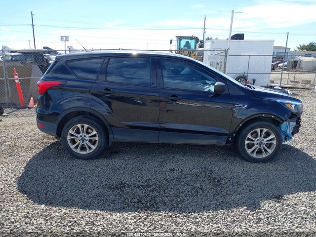 2019 Ford Escape S მანქანა იყიდება აუქციონზე, vin: 1FMCU0F73KUB62458, აუქციონის ნომერი: 45970805