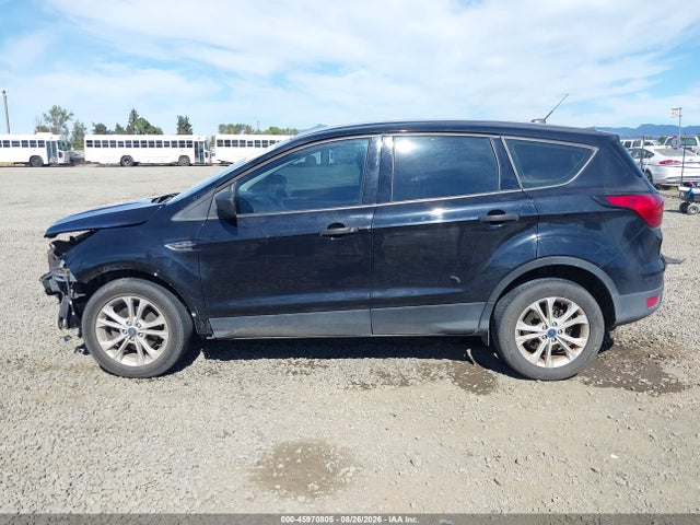 2019 Ford Escape S მანქანა იყიდება აუქციონზე, vin: 1FMCU0F73KUB62458, აუქციონის ნომერი: 45970805