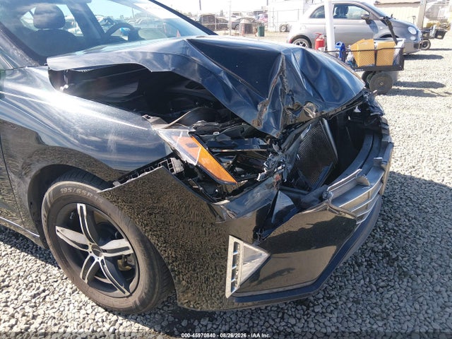 Hyundai ELANTRA SE 2019 5NPD74LF2KH450257 Image 17