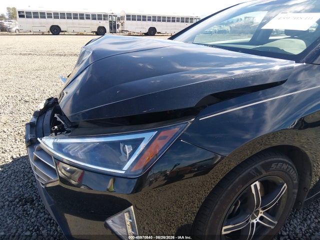 Hyundai ELANTRA SE 2019 5NPD74LF2KH450257 Image 18