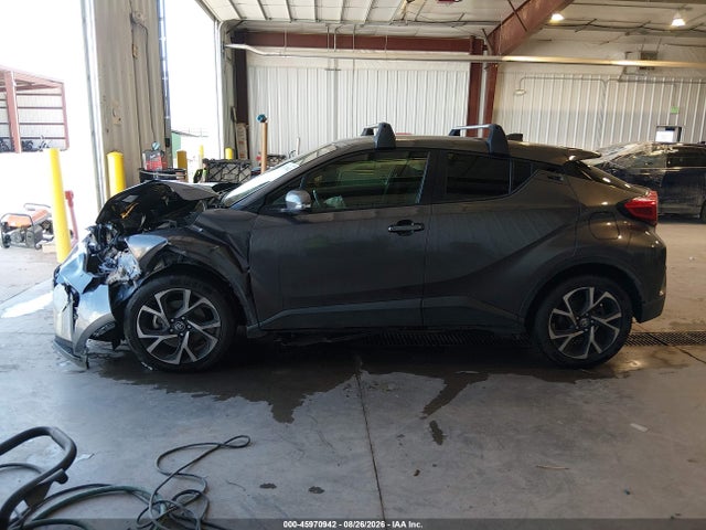 JTNKHMBX3M1094583 Toyota C-HR XLE