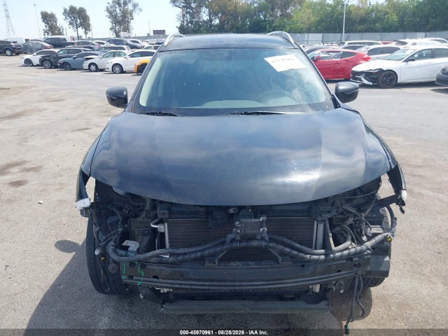 5N1AT2MT8JC715129 Nissan ROGUE SV
