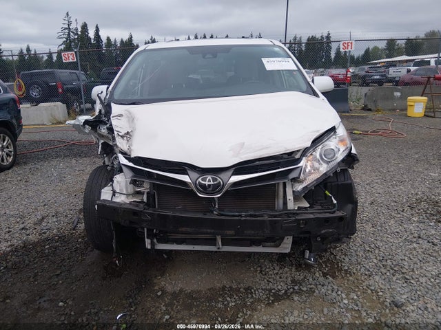 Toyota SIENNA XLE 2020 5TDDZ3DC3LS230744 Image 13