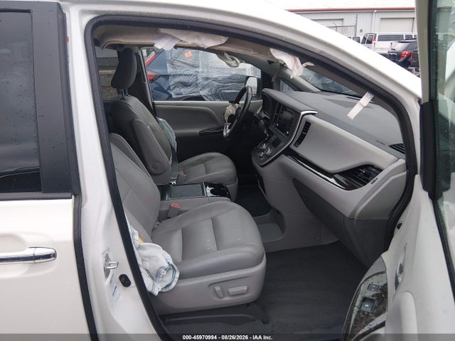 Toyota SIENNA XLE 2020 5TDDZ3DC3LS230744 Image 18