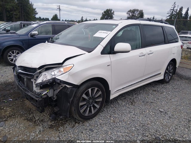 Toyota SIENNA XLE 2020 5TDDZ3DC3LS230744 Image 2