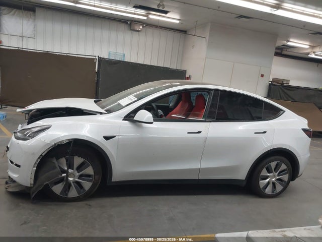 Продажа на аукционе авто 2023 Tesla Model Y Awd/long Range Dual Motor All-wheel Drive, vin: 7SAYGDEE8PA098569, номер лота: 45970999