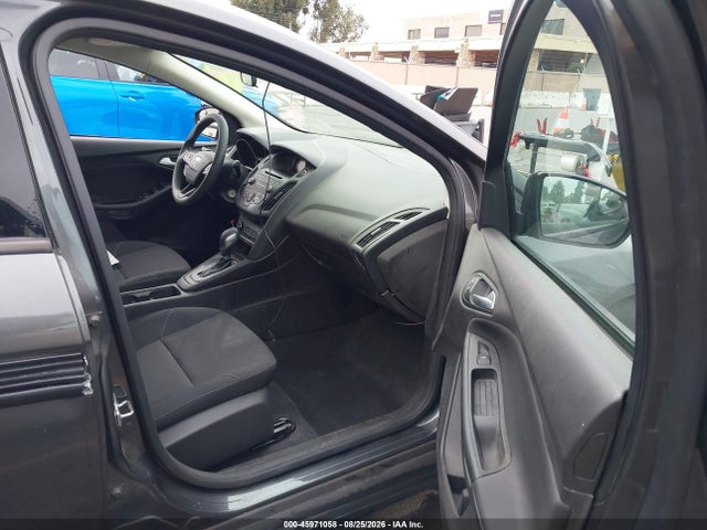 Ford FOCUS SE 2017 1FADP3K26HL206534 Image 5