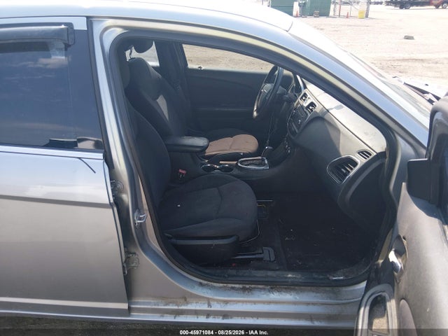 2013 Chrysler 200 Lx მანქანა იყიდება აუქციონზე, vin: 1C3CCBABXDN734058, აუქციონის ნომერი: 45971084