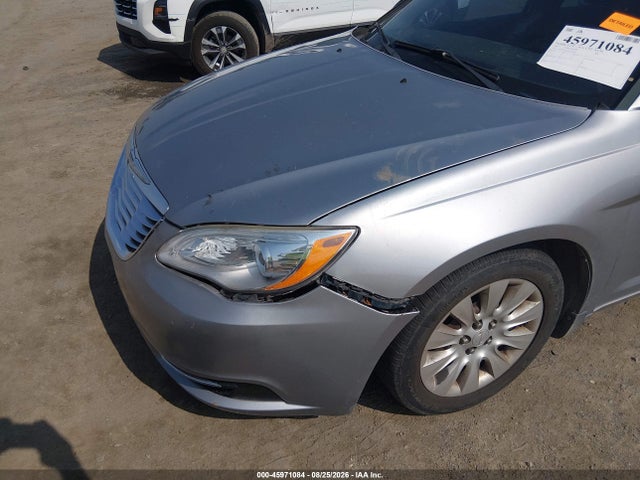 2013 Chrysler 200 Lx მანქანა იყიდება აუქციონზე, vin: 1C3CCBABXDN734058, აუქციონის ნომერი: 45971084