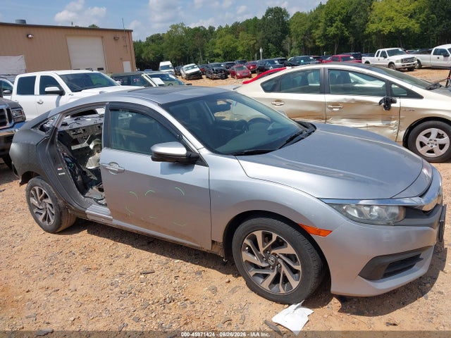 Продажа на аукционе авто 2018 Honda Civic Ex, vin: 19XFC2F74JE009388, номер лота: 45971424